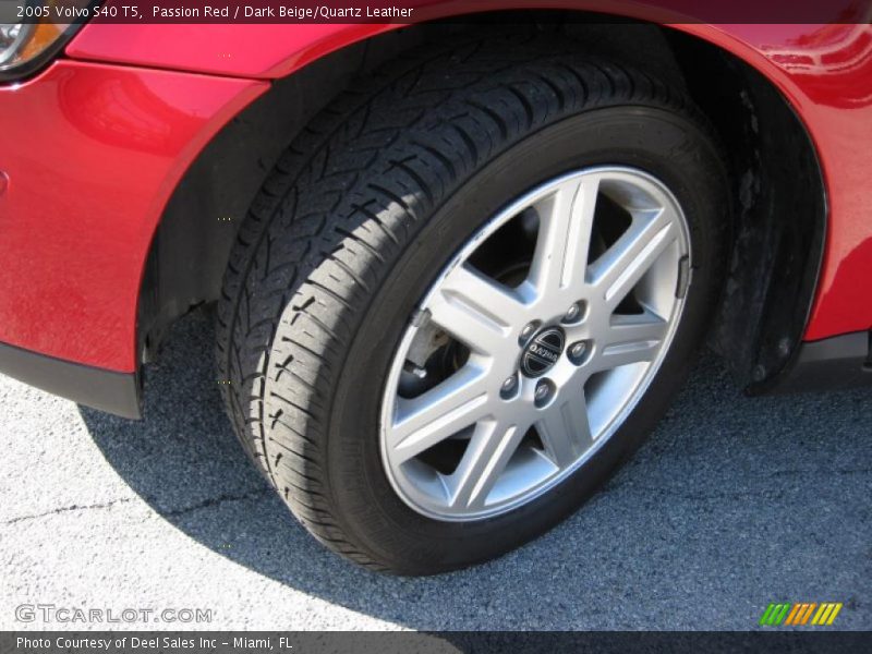 Passion Red / Dark Beige/Quartz Leather 2005 Volvo S40 T5