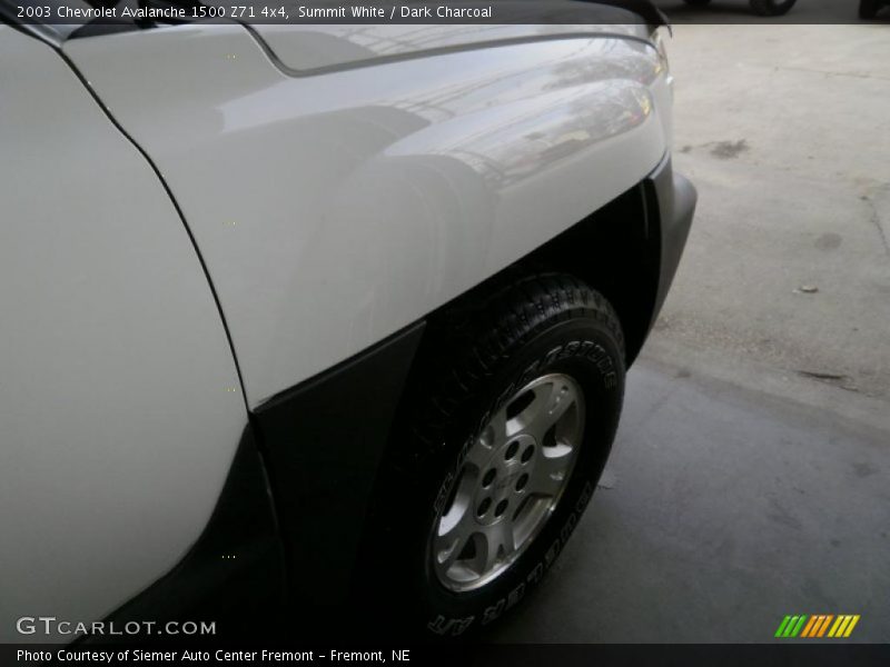 Summit White / Dark Charcoal 2003 Chevrolet Avalanche 1500 Z71 4x4