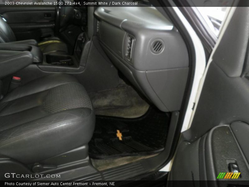 Summit White / Dark Charcoal 2003 Chevrolet Avalanche 1500 Z71 4x4