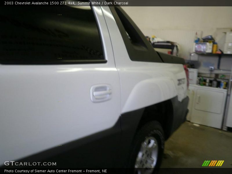 Summit White / Dark Charcoal 2003 Chevrolet Avalanche 1500 Z71 4x4