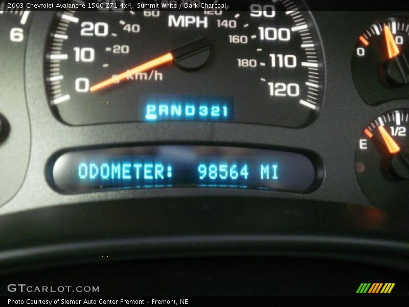 Summit White / Dark Charcoal 2003 Chevrolet Avalanche 1500 Z71 4x4
