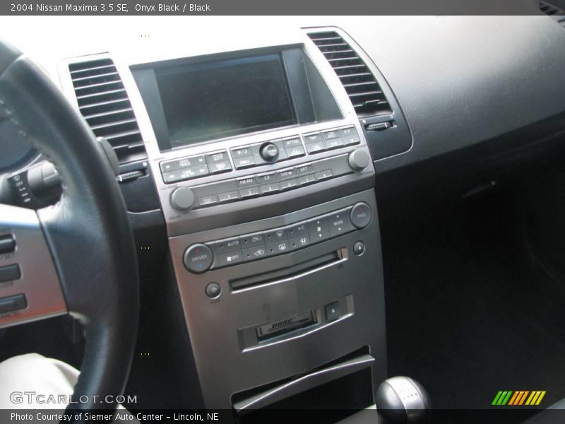 Onyx Black / Black 2004 Nissan Maxima 3.5 SE
