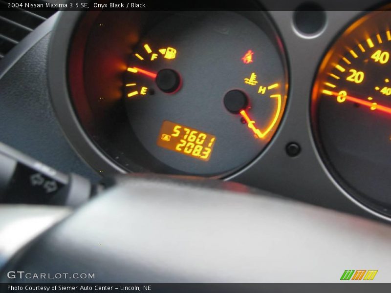 Onyx Black / Black 2004 Nissan Maxima 3.5 SE