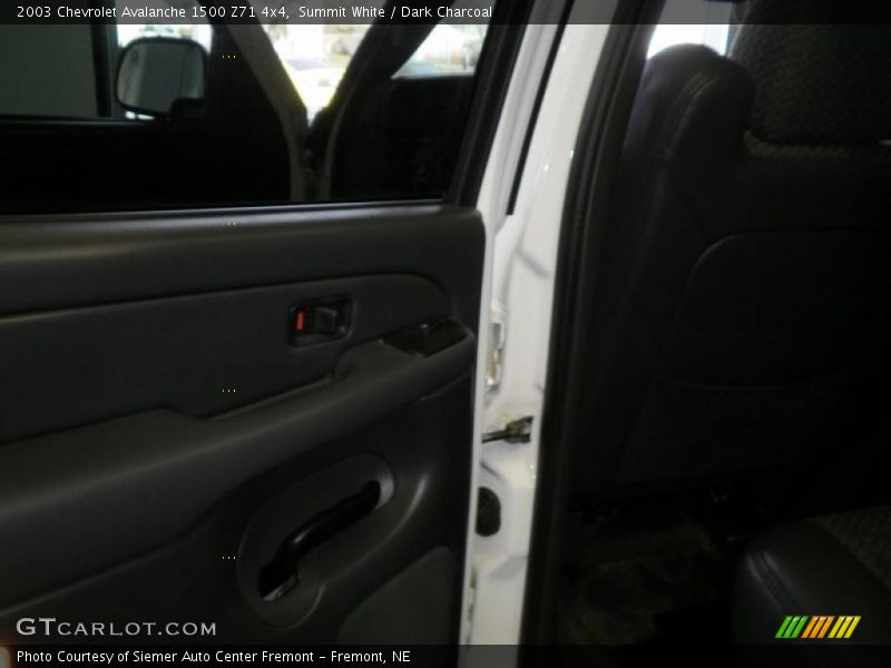 Summit White / Dark Charcoal 2003 Chevrolet Avalanche 1500 Z71 4x4