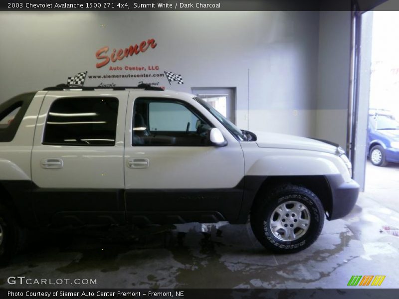 Summit White / Dark Charcoal 2003 Chevrolet Avalanche 1500 Z71 4x4