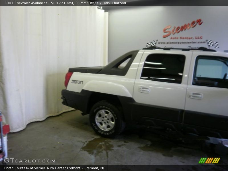 Summit White / Dark Charcoal 2003 Chevrolet Avalanche 1500 Z71 4x4