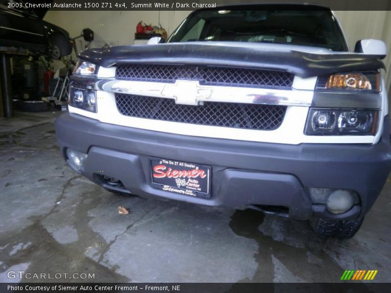 Summit White / Dark Charcoal 2003 Chevrolet Avalanche 1500 Z71 4x4