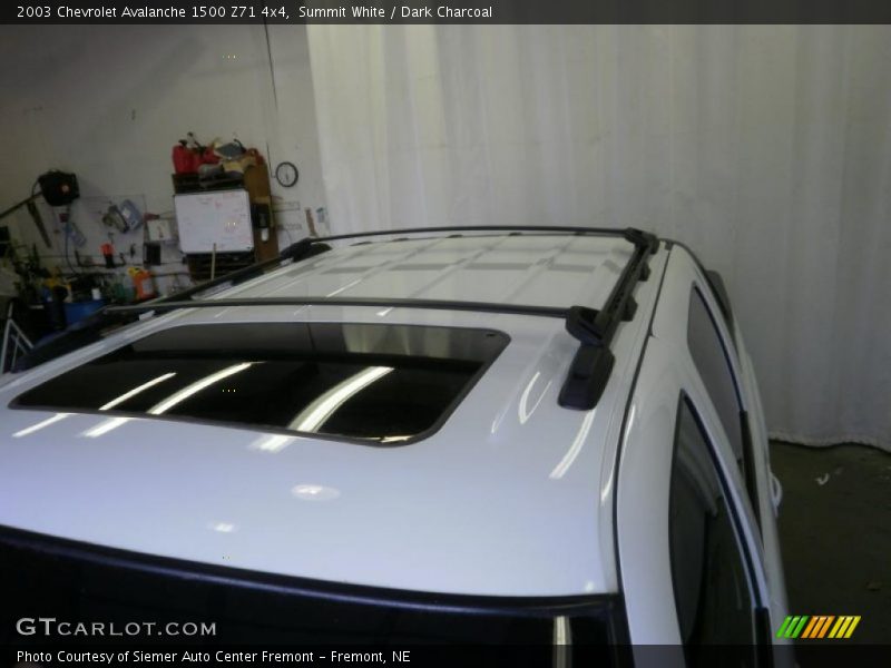 Summit White / Dark Charcoal 2003 Chevrolet Avalanche 1500 Z71 4x4