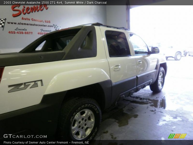 Summit White / Dark Charcoal 2003 Chevrolet Avalanche 1500 Z71 4x4