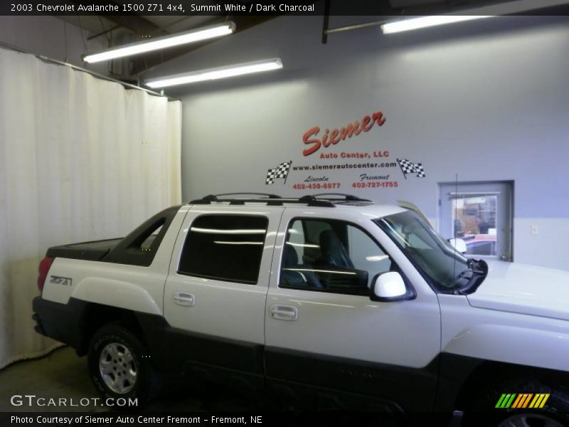 Summit White / Dark Charcoal 2003 Chevrolet Avalanche 1500 Z71 4x4