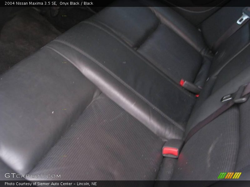 Onyx Black / Black 2004 Nissan Maxima 3.5 SE