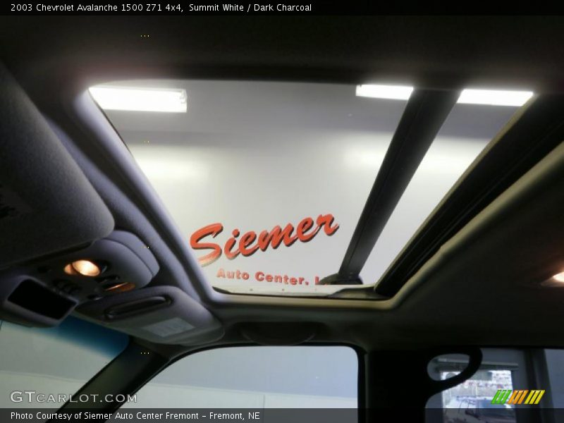 Summit White / Dark Charcoal 2003 Chevrolet Avalanche 1500 Z71 4x4