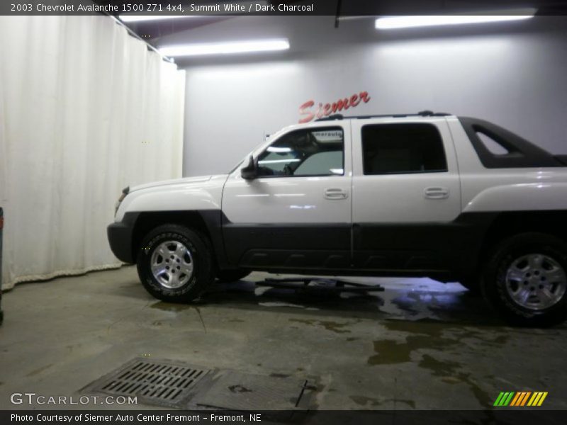 Summit White / Dark Charcoal 2003 Chevrolet Avalanche 1500 Z71 4x4