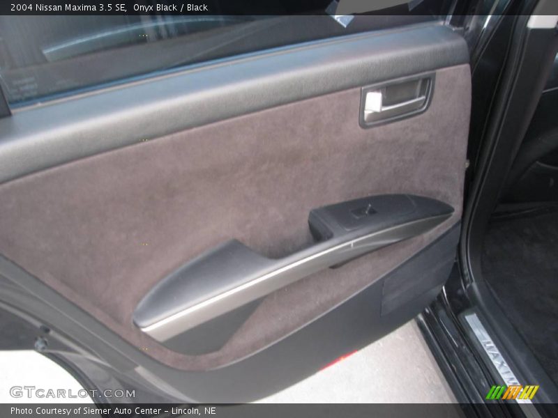 Onyx Black / Black 2004 Nissan Maxima 3.5 SE
