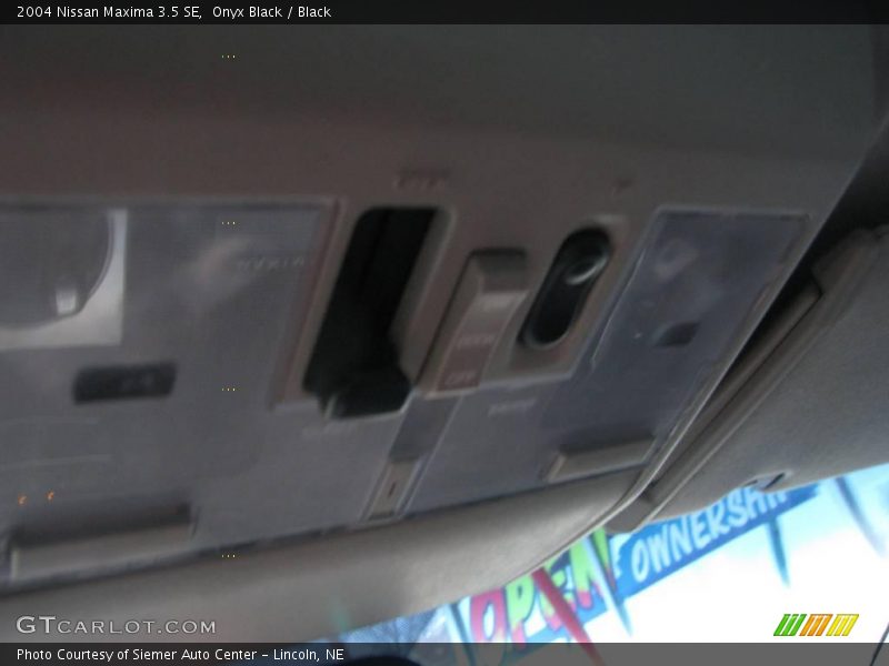 Onyx Black / Black 2004 Nissan Maxima 3.5 SE