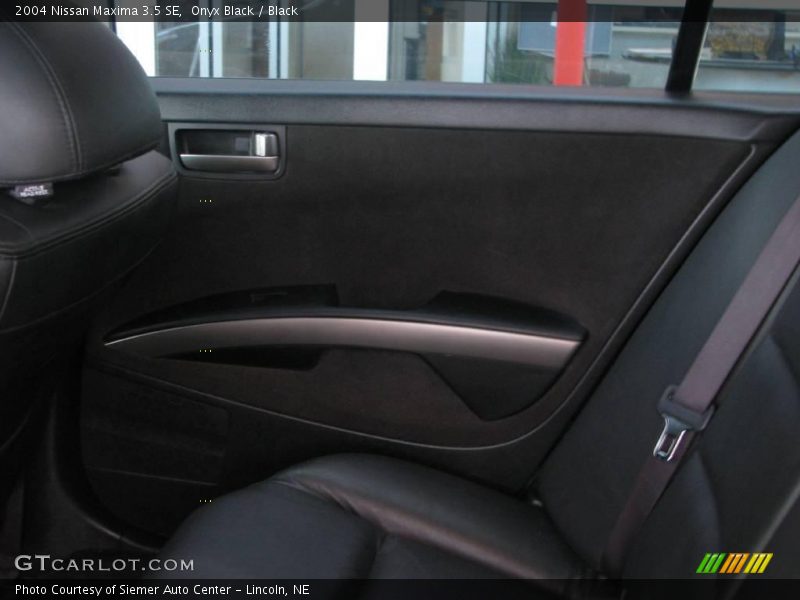 Onyx Black / Black 2004 Nissan Maxima 3.5 SE