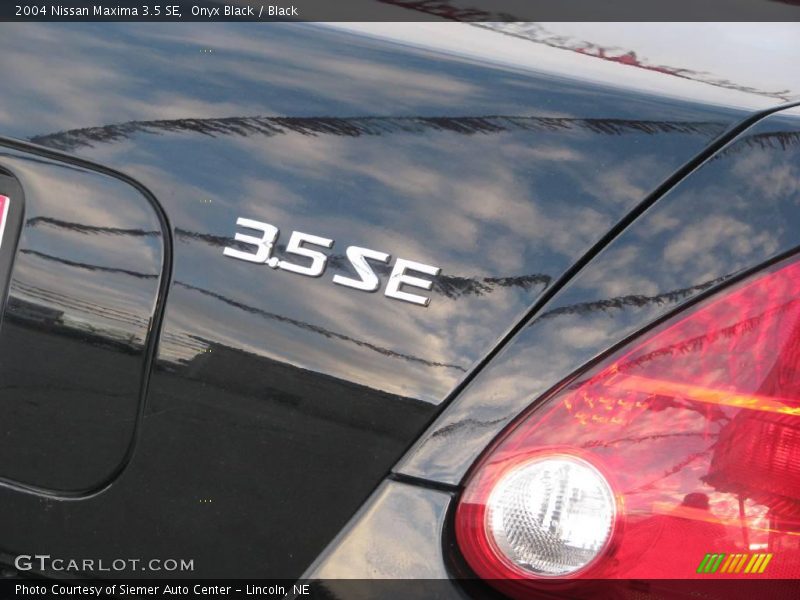 Onyx Black / Black 2004 Nissan Maxima 3.5 SE