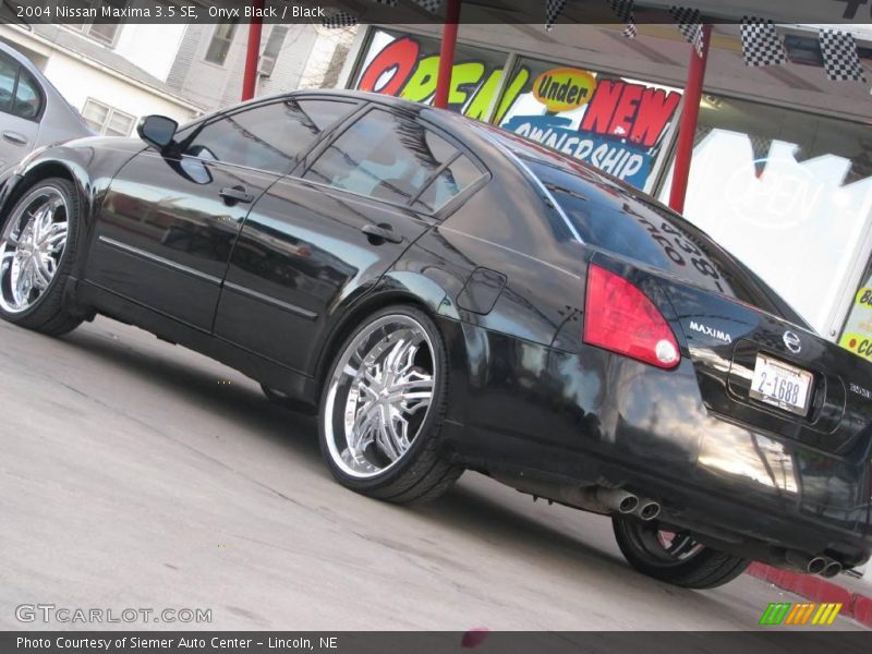Onyx Black / Black 2004 Nissan Maxima 3.5 SE