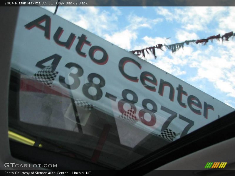 Onyx Black / Black 2004 Nissan Maxima 3.5 SE