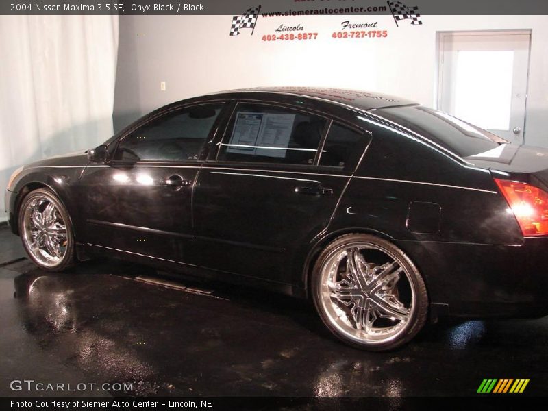 Onyx Black / Black 2004 Nissan Maxima 3.5 SE