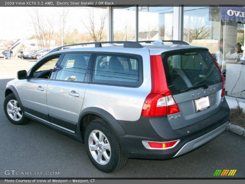 Electric Silver Metallic / Off Black 2009 Volvo XC70 3.2 AWD