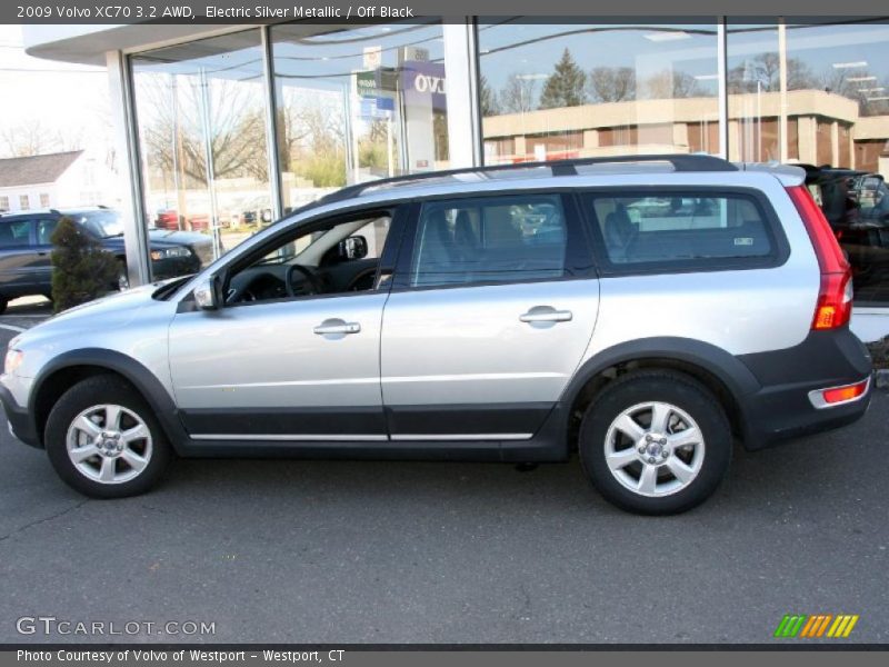 Electric Silver Metallic / Off Black 2009 Volvo XC70 3.2 AWD