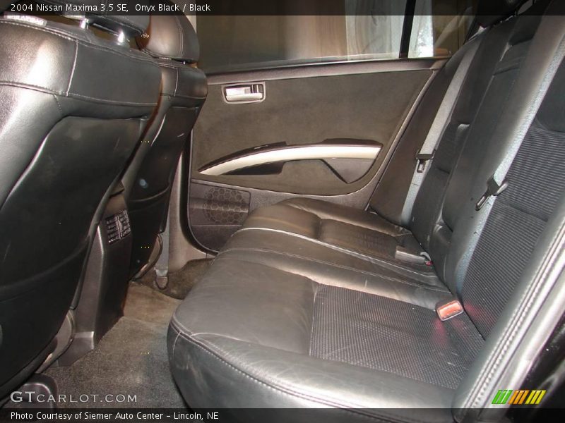 Onyx Black / Black 2004 Nissan Maxima 3.5 SE