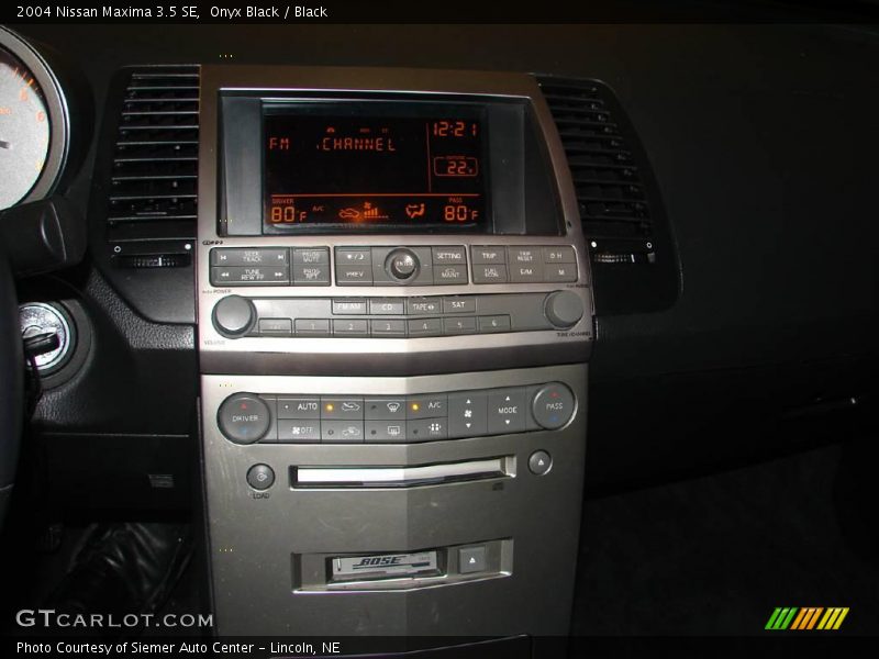 Onyx Black / Black 2004 Nissan Maxima 3.5 SE