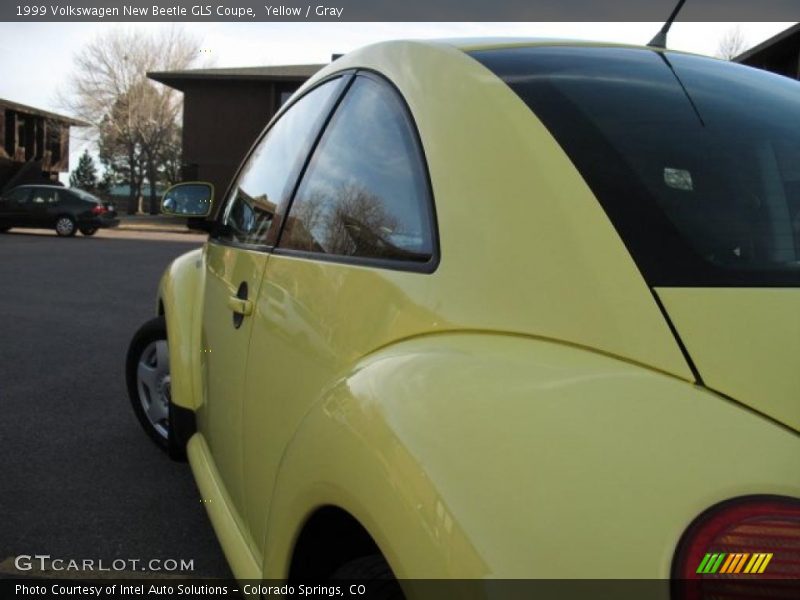 Yellow / Gray 1999 Volkswagen New Beetle GLS Coupe