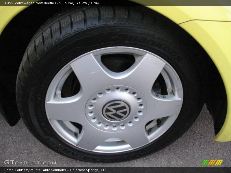 Yellow / Gray 1999 Volkswagen New Beetle GLS Coupe