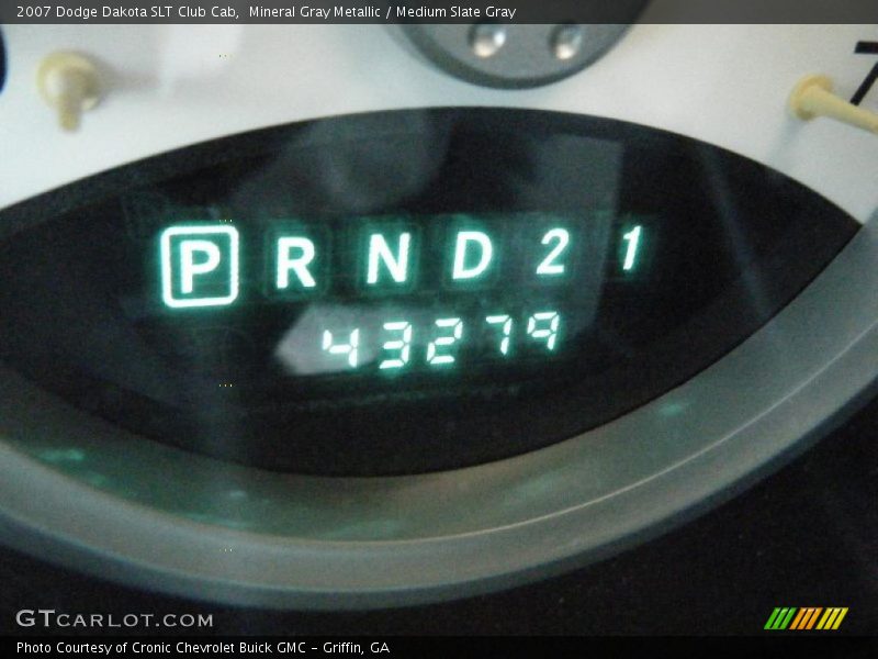 Mineral Gray Metallic / Medium Slate Gray 2007 Dodge Dakota SLT Club Cab