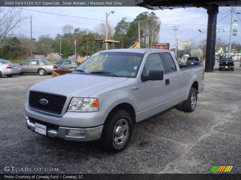 Silver Metallic / Medium Flint Grey 2005 Ford F150 XLT SuperCab