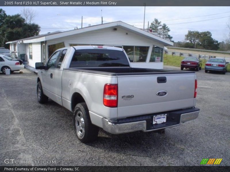 Silver Metallic / Medium Flint Grey 2005 Ford F150 XLT SuperCab