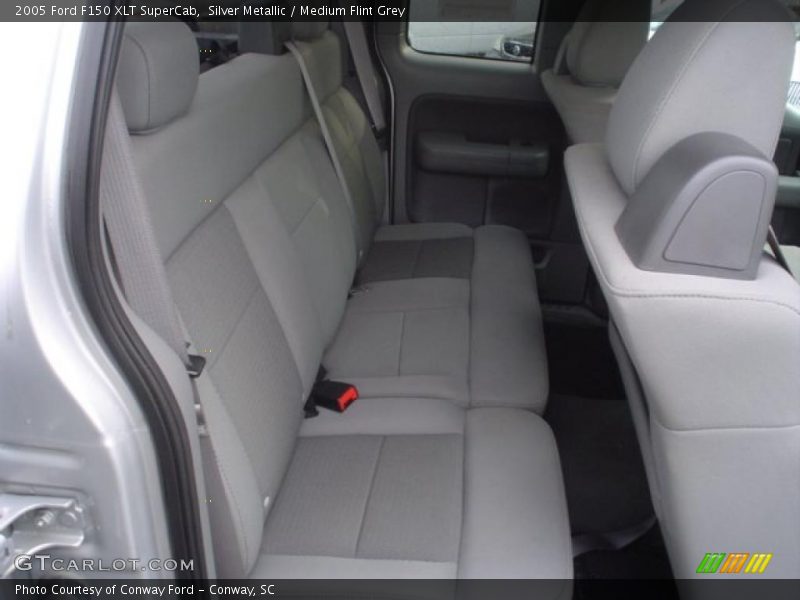 Silver Metallic / Medium Flint Grey 2005 Ford F150 XLT SuperCab