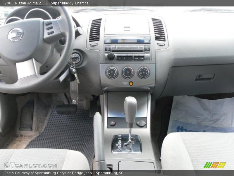 Super Black / Charcoal 2005 Nissan Altima 2.5 S
