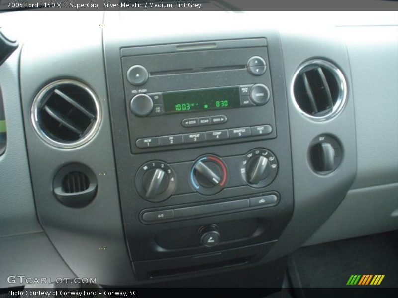 Silver Metallic / Medium Flint Grey 2005 Ford F150 XLT SuperCab
