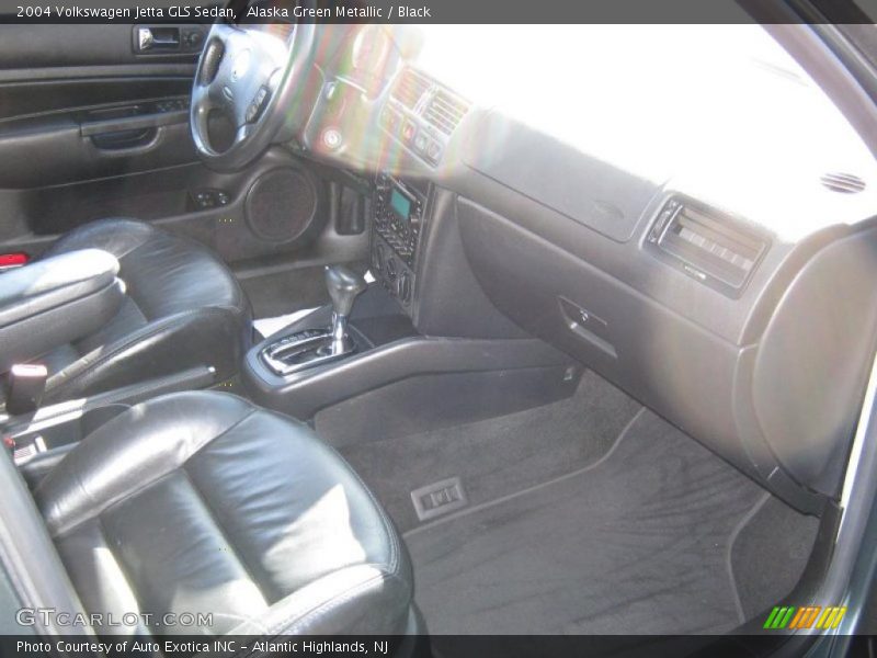 Alaska Green Metallic / Black 2004 Volkswagen Jetta GLS Sedan