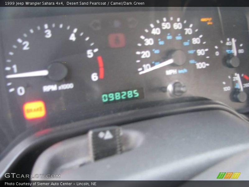 Desert Sand Pearlcoat / Camel/Dark Green 1999 Jeep Wrangler Sahara 4x4
