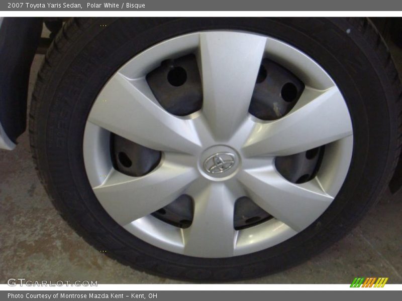 Polar White / Bisque 2007 Toyota Yaris Sedan