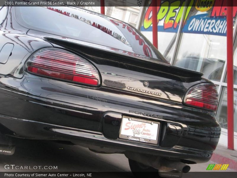 Black / Graphite 2001 Pontiac Grand Prix SE Sedan