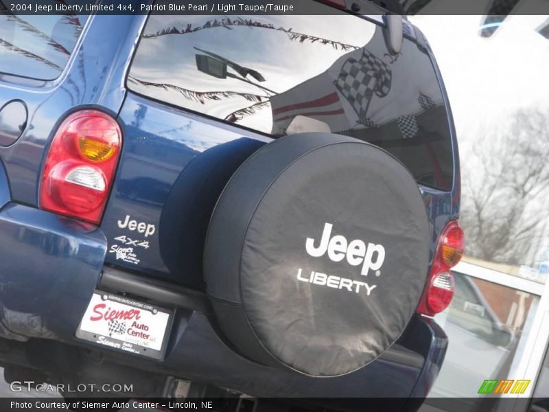 Patriot Blue Pearl / Light Taupe/Taupe 2004 Jeep Liberty Limited 4x4