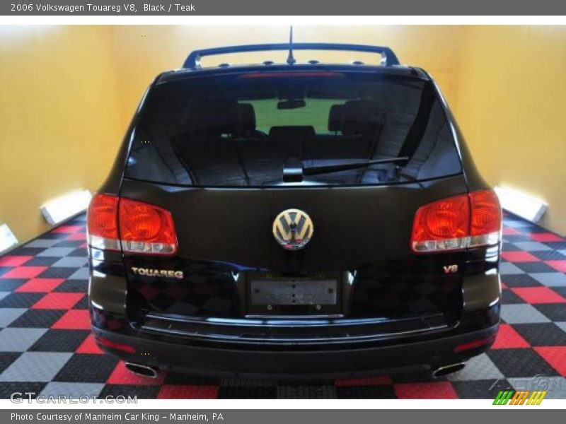 Black / Teak 2006 Volkswagen Touareg V8