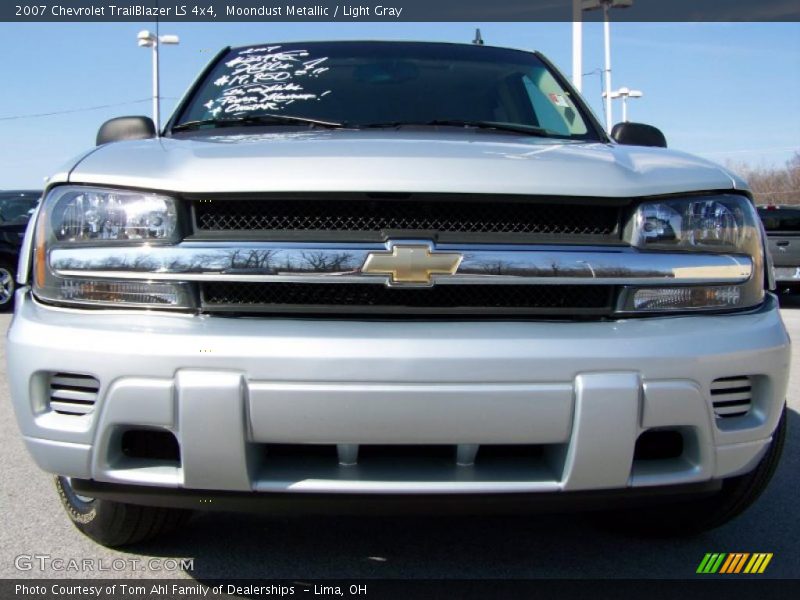 Moondust Metallic / Light Gray 2007 Chevrolet TrailBlazer LS 4x4