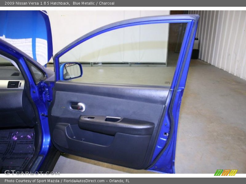 Blue Metallic / Charcoal 2009 Nissan Versa 1.8 S Hatchback