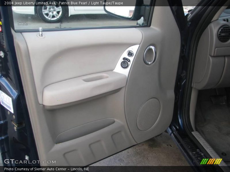 Patriot Blue Pearl / Light Taupe/Taupe 2004 Jeep Liberty Limited 4x4