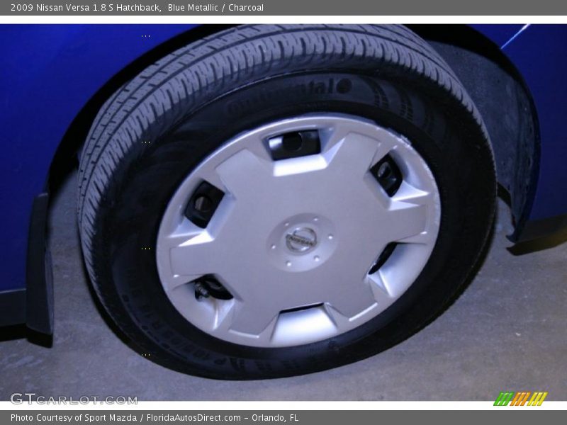 Blue Metallic / Charcoal 2009 Nissan Versa 1.8 S Hatchback
