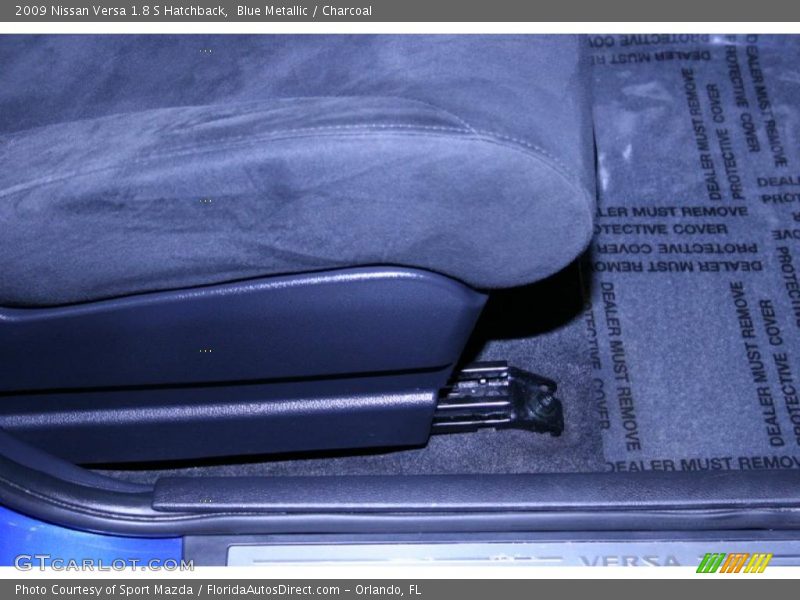Blue Metallic / Charcoal 2009 Nissan Versa 1.8 S Hatchback
