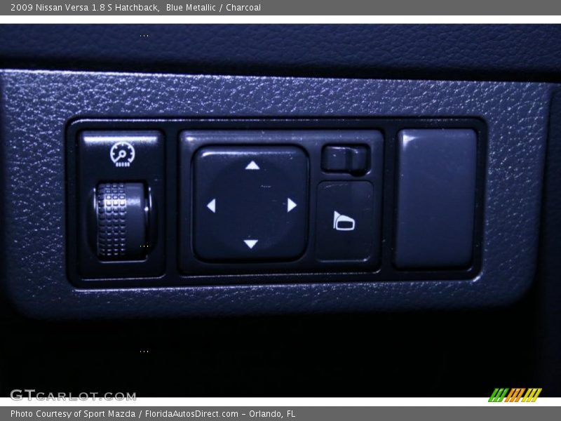 Blue Metallic / Charcoal 2009 Nissan Versa 1.8 S Hatchback