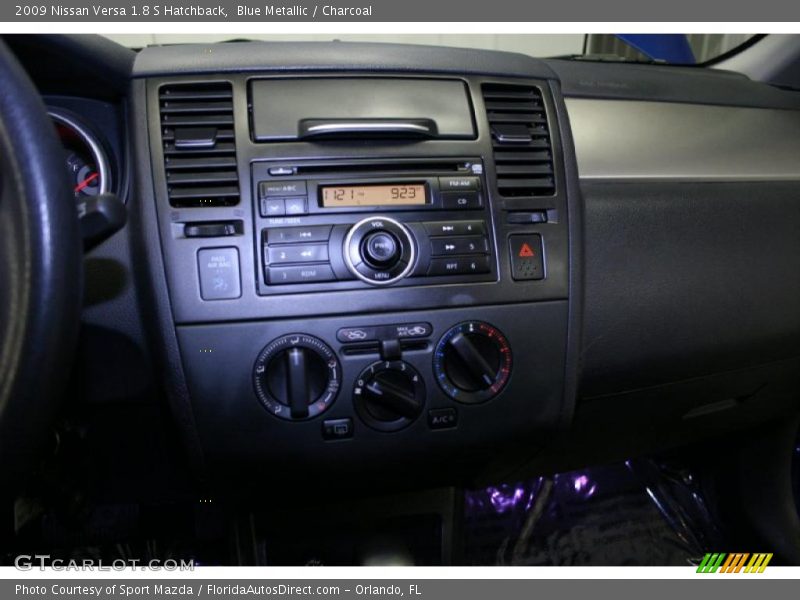 Blue Metallic / Charcoal 2009 Nissan Versa 1.8 S Hatchback