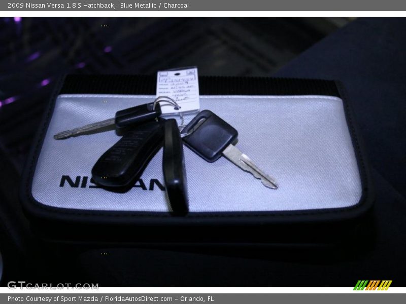 Blue Metallic / Charcoal 2009 Nissan Versa 1.8 S Hatchback